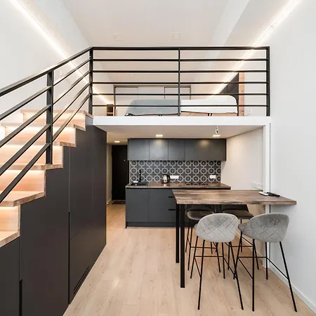Apartment Radio With Free Parking *